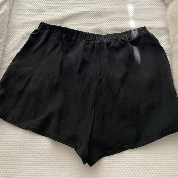 Alice and Trixie shorts - Picture 3 of 3